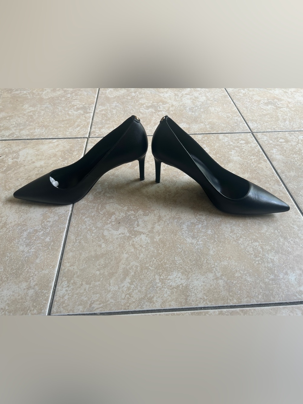 Michael Kors Women's Black Leather Pointed-Toe Pumps - Picture 5 of 8